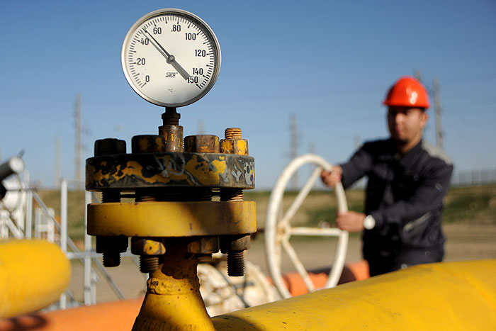 مقاله بررسی روشهای تزریق گاز به مخازن نفتی جهت افزایش راندمان پالایش